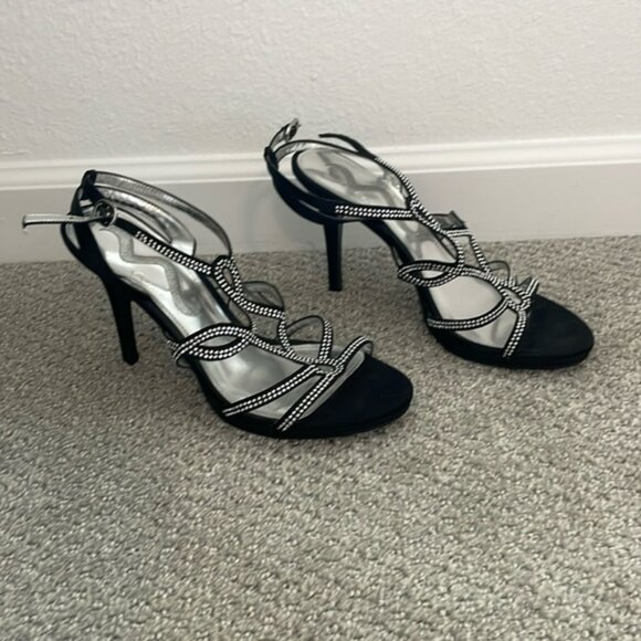 Nina Heels - Picture 1 of 4